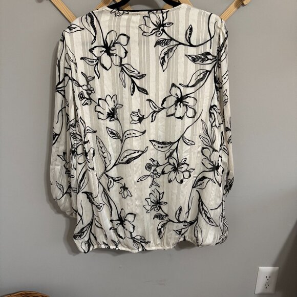 Womens Tamara H. 2X Blouse - Picture 2 of 4